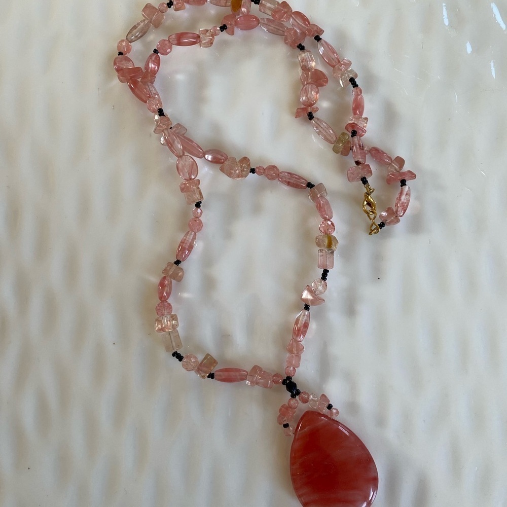 Rose Quartz and Glass Pendant Necklace 
30”long with 2”inch drop - Picture 7 of 8